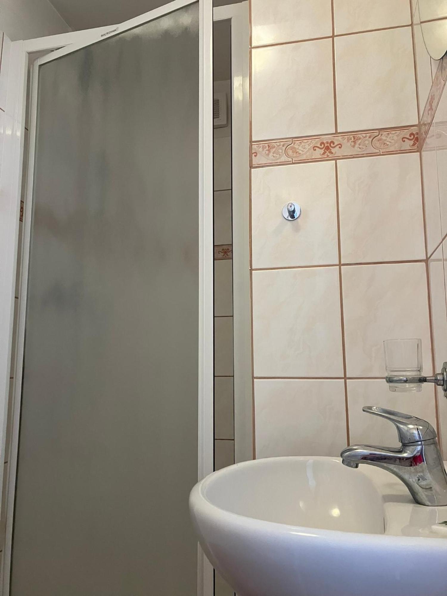 Chata Tereza Janov nad Nisou Luaran gambar